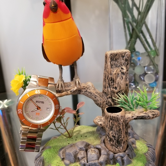 Michael Kors Watch - Picture 2 of 5